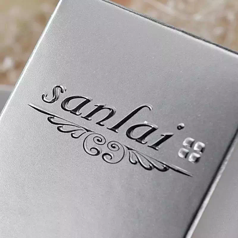 silver foil and embossing on the custom cosmetic packaging